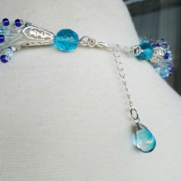 Elegant Bib Necklace - Picture 3 of 3